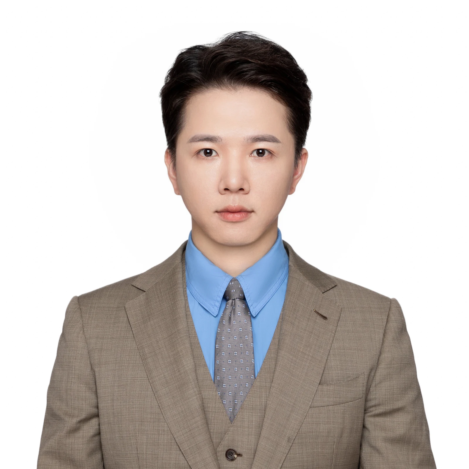张应善的正面职业肖像